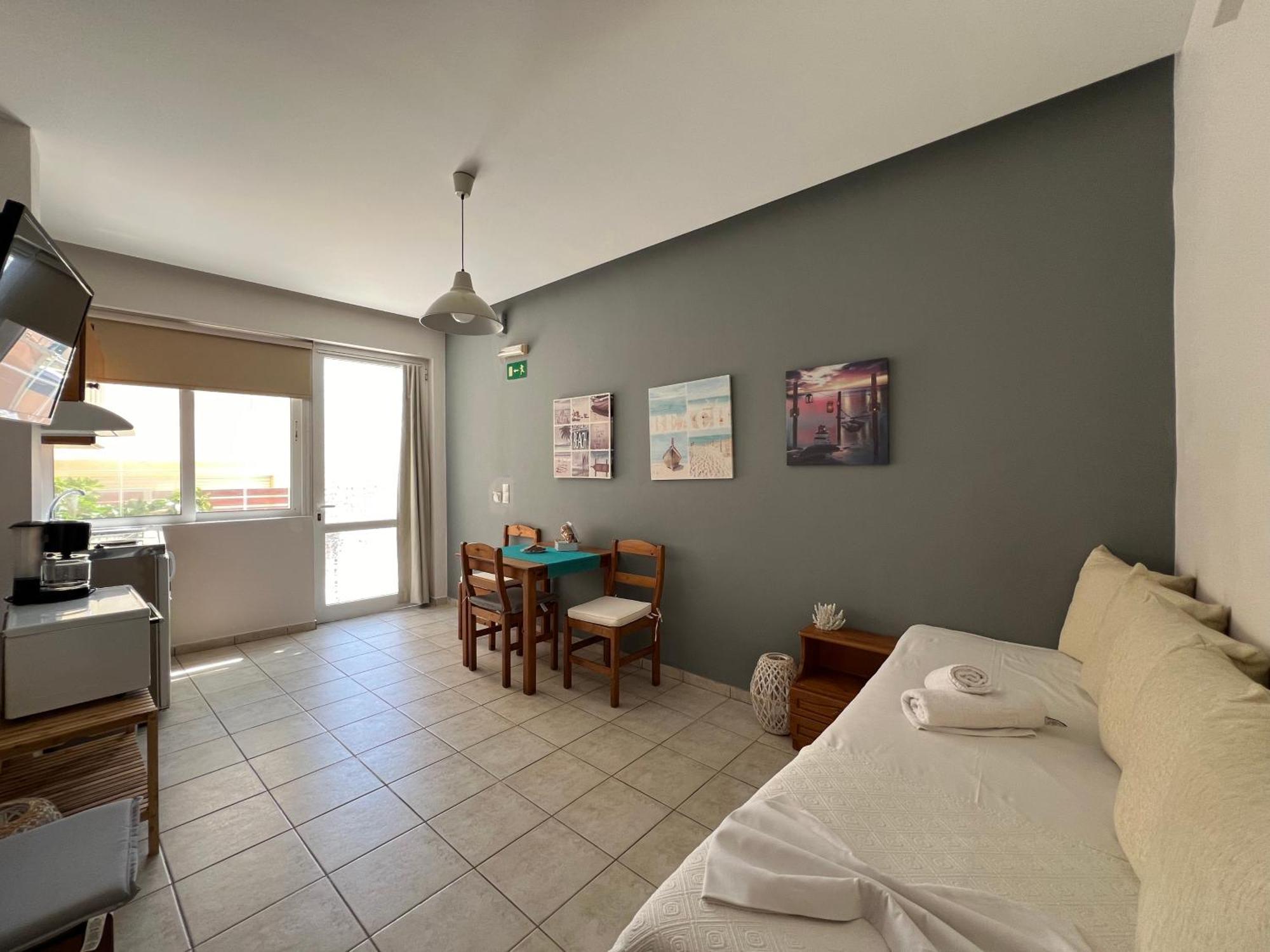 Artemis Rooms Two Steps By The Sea Platanés Exteriör bild