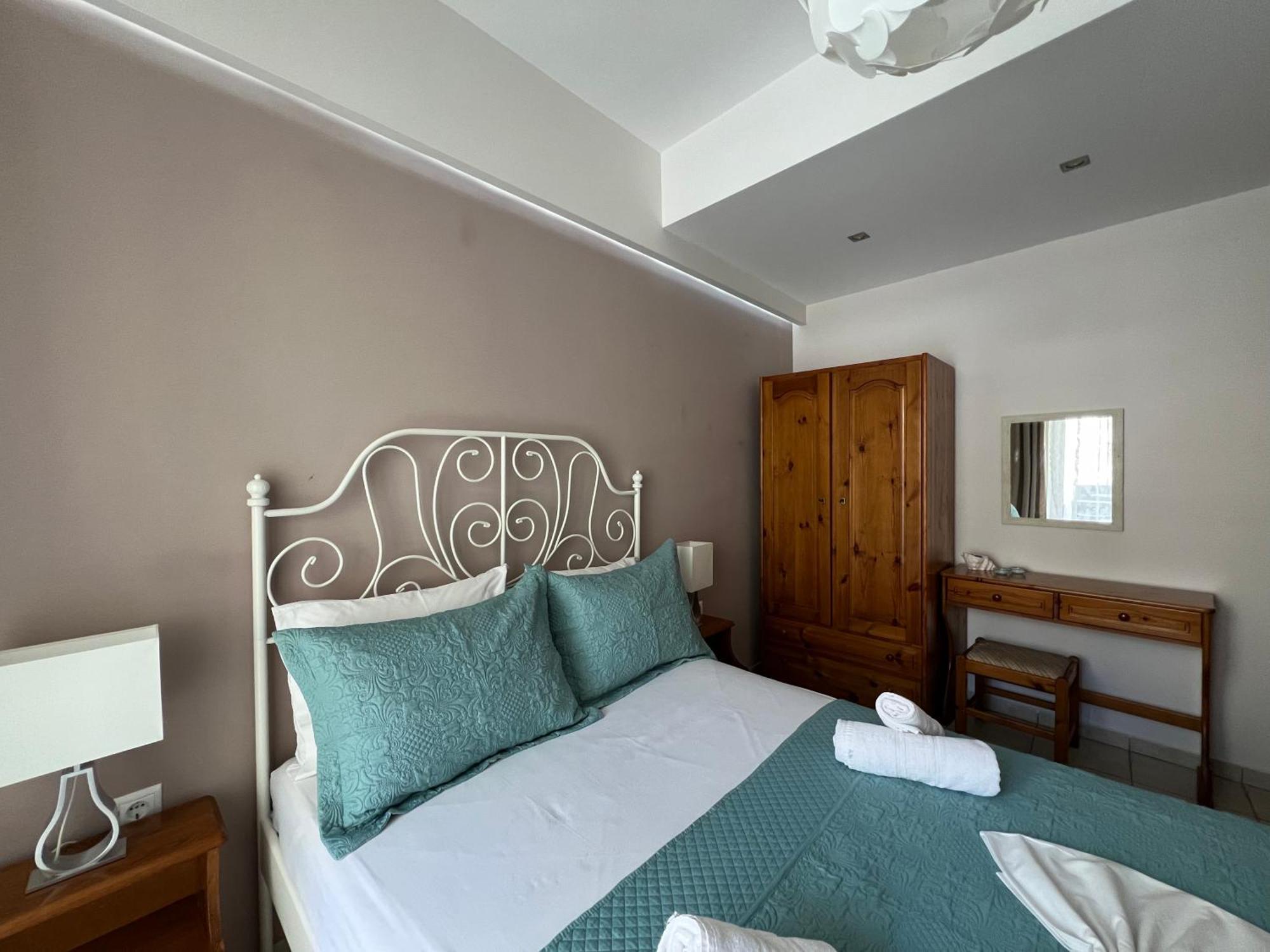 Artemis Rooms Two Steps By The Sea Platanés Exteriör bild