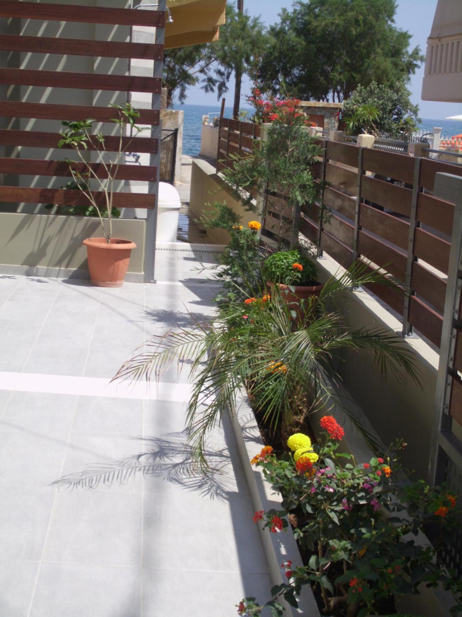Artemis Rooms Two Steps By The Sea Platanés Exteriör bild